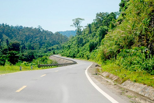 Parlament berät über den Bau der Landstraße Ho Chi Minh und das erneuerte Zollgesetz